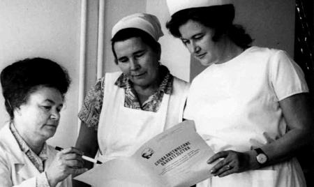 Врач Краснобаева Т.Т. медсестра Усова Р. 1974 год