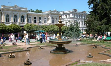 Фонтан перед нарзанной галереей г. Кисловодск