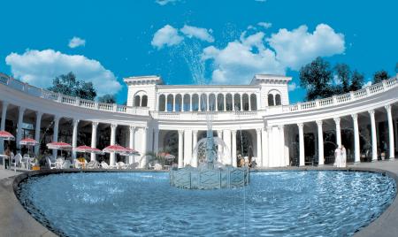 Колоннада вход в лечебный парк г. Кисловодск