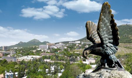 Скульптура орла. Символ Кавказских Минеральных Вод